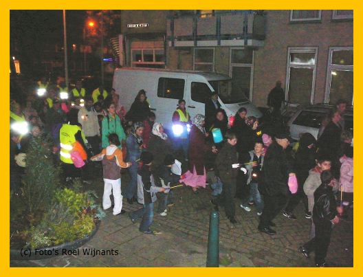 LampionnenoptochtRoel_7nov07_42